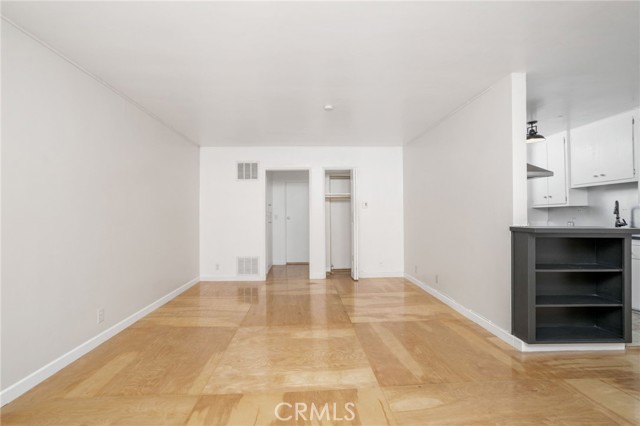 1275 Havenhurst Drive, 14 photo 5