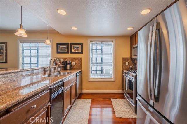 Detail Gallery Image 7 of 37 For 1043 W 12th, San Pedro,  CA 90731 - 3 Beds | 2/1 Baths