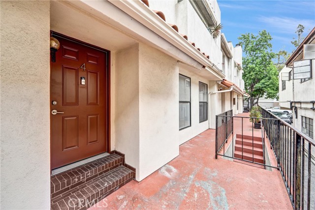 Detail Gallery Image 4 of 37 For 219 N Isabel St #4,  Glendale,  CA 91206 - 2 Beds | 2/1 Baths