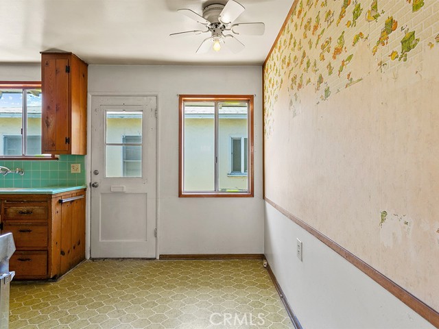 1206 West Victory Boulevard photo 5