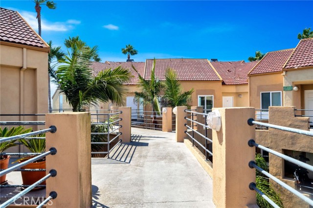 Detail Gallery Image 11 of 47 For 16291 Countess Dr #306,  Huntington Beach,  CA 92649 - 2 Beds | 2 Baths