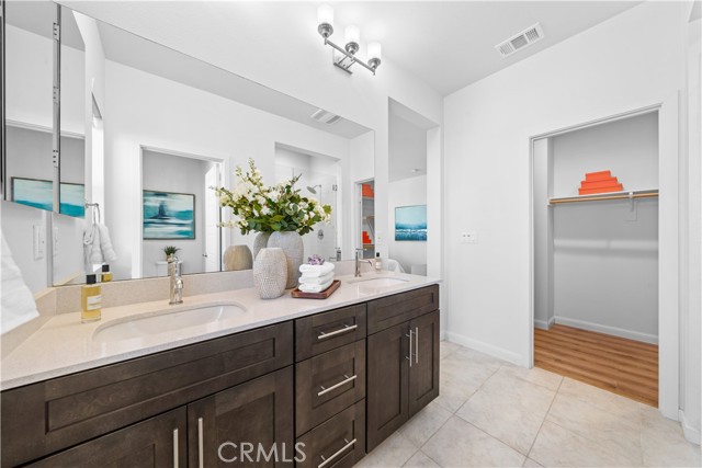 536 Cultivate, Irvine CA: https://media.crmls.org/medias/834a5a4f-24da-447f-b3c2-f681ae6e3693.jpg