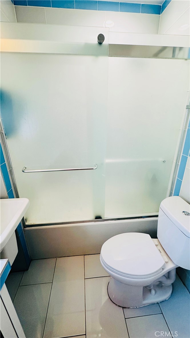 https://media.crmls.org/medias/834a8c2f-f4c2-4197-8bd2-28a1445a4574.jpg?preset=X-Large