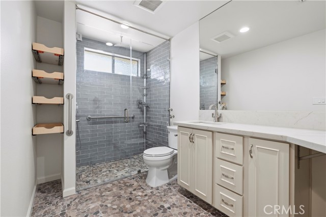Detail Gallery Image 18 of 42 For 26824 Circle of the Oaks, Newhall,  CA 91321 - 2 Beds | 2 Baths