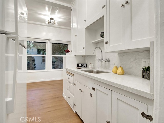 Detail Gallery Image 15 of 30 For 9949 Young Dr #204,  Beverly Hills,  CA 90212 - 1 Beds | 1 Baths