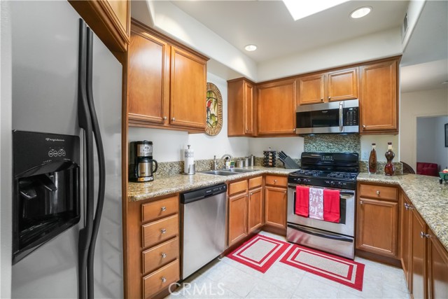 Detail Gallery Image 13 of 32 For 14343 Burbank Bld #301,  Sherman Oaks,  CA 91401 - 3 Beds | 2 Baths