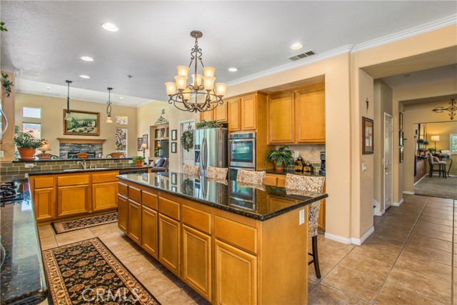 Detail Gallery Image 4 of 72 For 2109 Canyon View Ln, Redlands,  CA 92373 - 4 Beds | 4 Baths