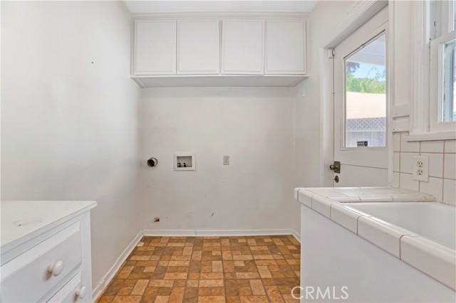 Detail Gallery Image 12 of 30 For 5239 Comercio Ave, Woodland Hills,  CA 91364 - 2 Beds | 1 Baths