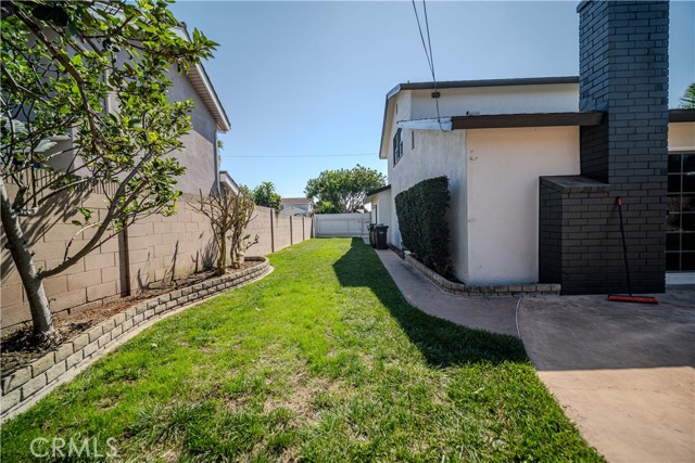 Detail Gallery Image 6 of 24 For 9355 El Blanco Ave, Fountain Valley,  CA 92708 - 3 Beds | 2 Baths