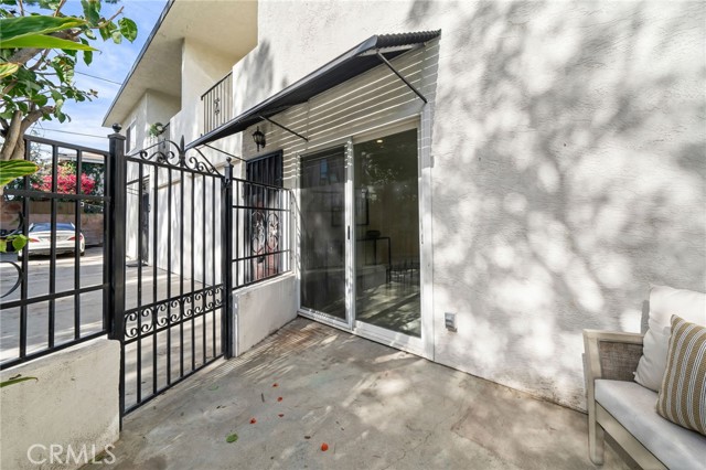 Detail Gallery Image 7 of 45 For 5017 Cartwright #3,  North Hollywood,  CA 91601 - 4 Beds | 2/1 Baths