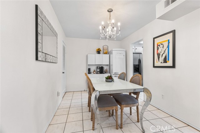 Detail Gallery Image 7 of 39 For 1105 N Dresden #52,  Anaheim,  CA 92801 - 3 Beds | 2/1 Baths