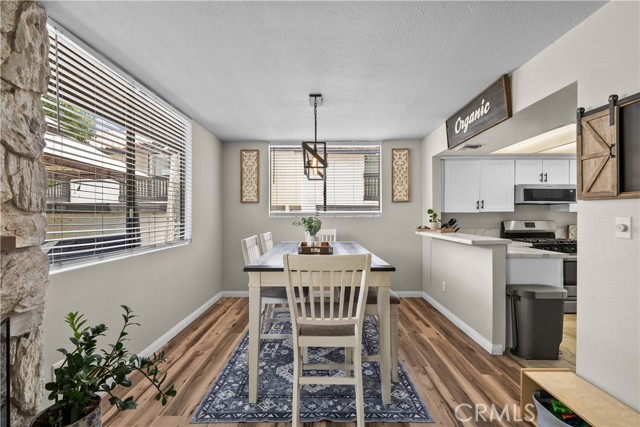 Detail Gallery Image 7 of 47 For 20931 Judah Ln #35,  Newhall,  CA 91321 - 2 Beds | 3 Baths