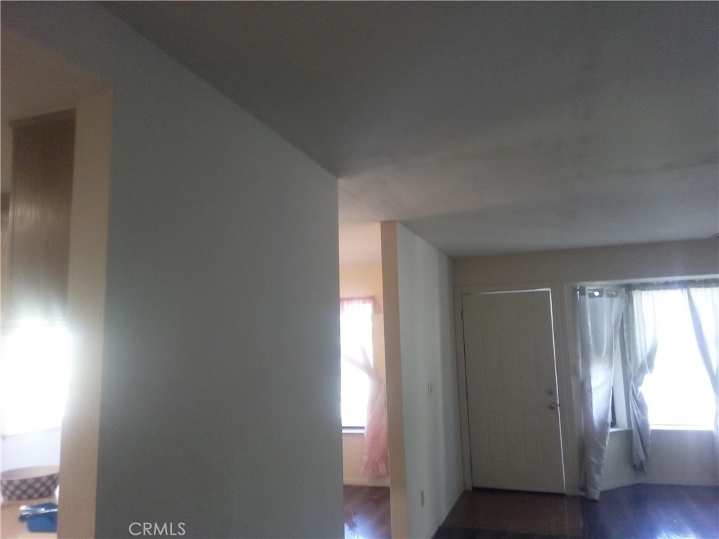 https://media.crmls.org/medias/834d4594-9b50-404b-a5c8-33e0ff357284.jpg?preset=X-Large