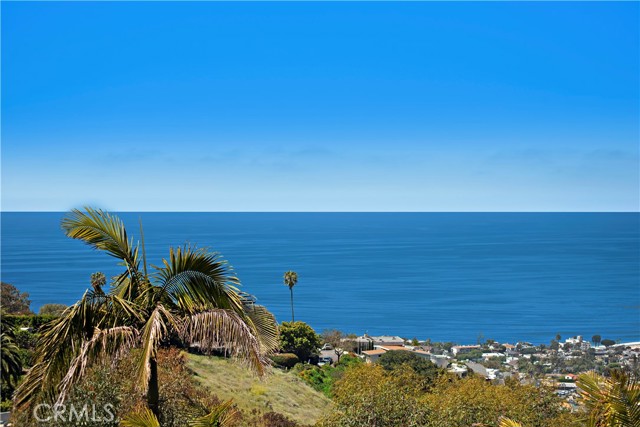 Detail Gallery Image 10 of 21 For 2060 Temple Hills Dr, Laguna Beach,  CA 92651 - 4 Beds | 3 Baths