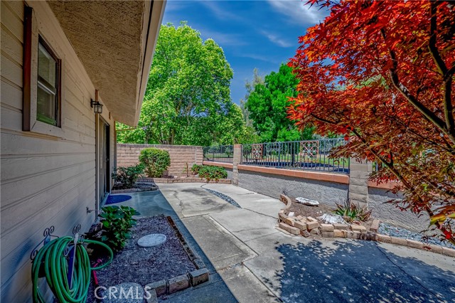1305 Paseo Redondo Drive, Merced CA: https://media.crmls.org/medias/834db76b-9f41-437a-b69f-ebe5d0b38b7d.jpg