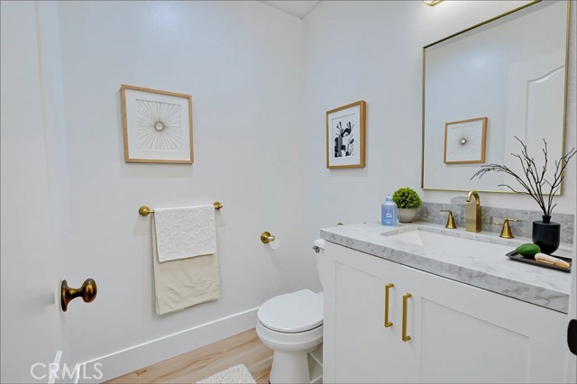 417 Bay Hill Drive, Newport Beach CA: https://media.crmls.org/medias/834dd65f-8f3e-4f13-9c0c-86a4860e482e.jpg
