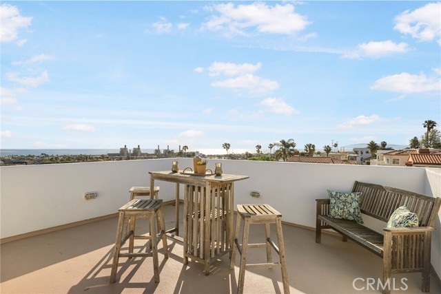 You will LOVE this roof top deck w/easy access!