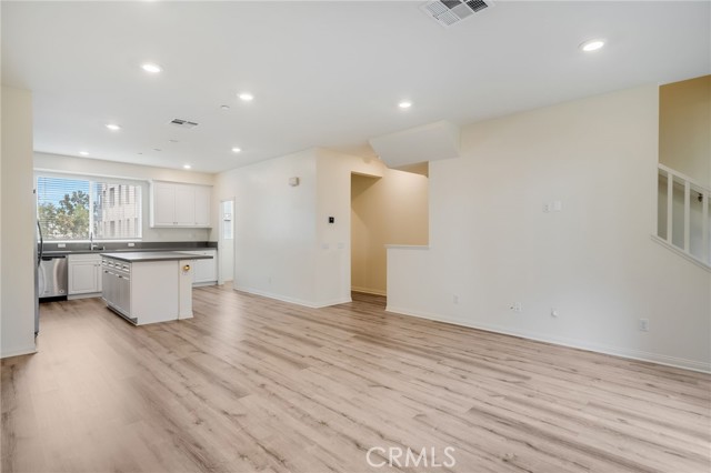 Detail Gallery Image 4 of 27 For 130 Unity, Irvine,  CA 92614 - 3 Beds | 2/1 Baths