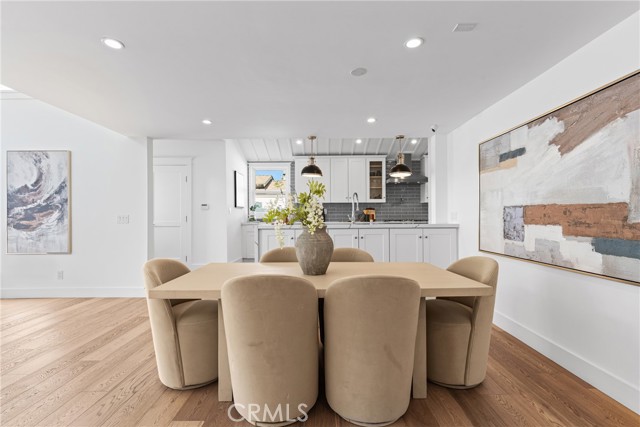 Detail Gallery Image 12 of 32 For 12947 La Maida St, Sherman Oaks,  CA 91423 - 4 Beds | 3 Baths