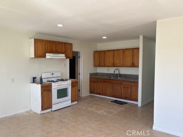 Detail Gallery Image 5 of 11 For 15509 Amar Rd, La Puente,  CA 91744 - 3 Beds | 1 Baths