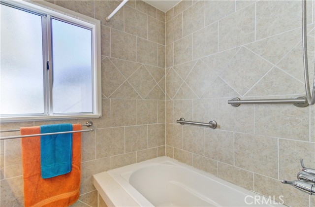 Detail Gallery Image 13 of 31 For 4214 Carfax Ave, Lakewood,  CA 90713 - 4 Beds | 2 Baths