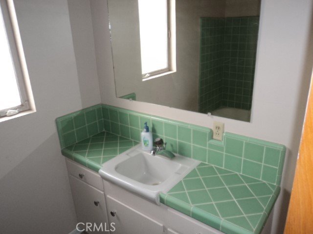 https://media.crmls.org/medias/8350c142-523c-465e-9aee-94268e22250c.jpg?preset=X-Large