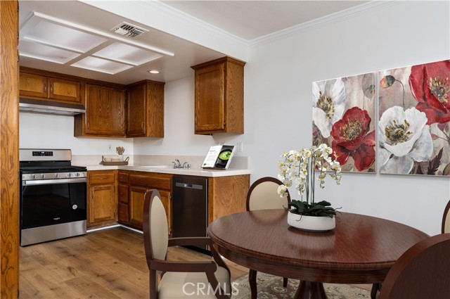 Detail Gallery Image 7 of 17 For 225 W Central Ave #C,  Monrovia,  CA 91016 - 2 Beds | 2 Baths