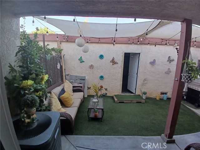 Detail Gallery Image 25 of 28 For 369 N Eucalyptus Ave #34,  Rialto,  CA 92376 - 4 Beds | 2/1 Baths