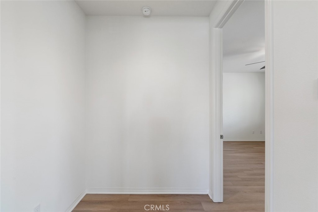 https://media.crmls.org/medias/83514284-bb48-4f89-9c3a-9013222443df.jpg?preset=X-Large