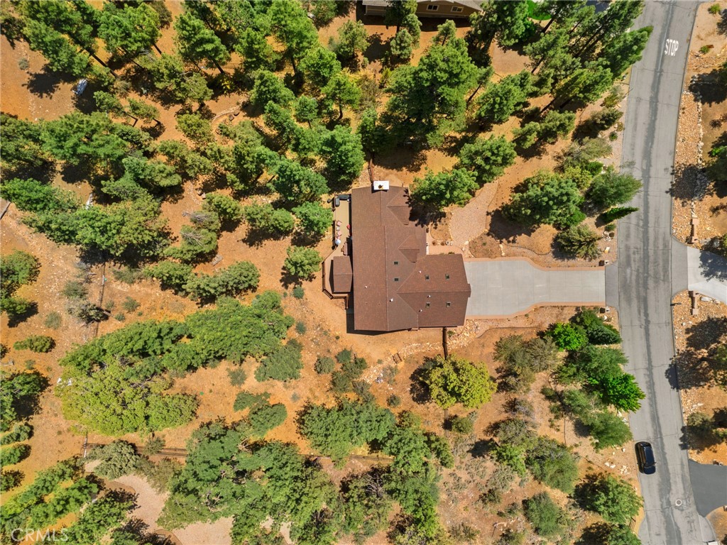 https://media.crmls.org/medias/83515d8e-27bc-4630-a314-1c27e4a0f0be.jpg?preset=X-Large