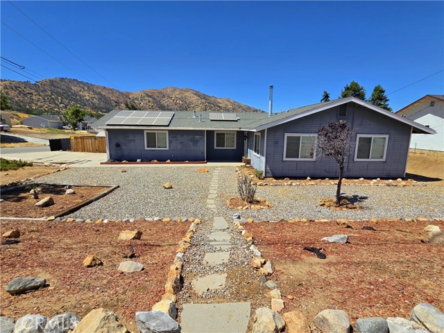 Detail Gallery Image 1 of 14 For 22201 Mccarthy Dr, Tehachapi,  CA 93561 - 3 Beds | 2 Baths