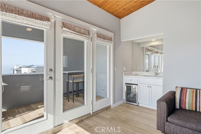 Detail Gallery Image 9 of 59 For 116 5th Place, Manhattan Beach,  CA 90266 - 5 Beds | 3 Baths