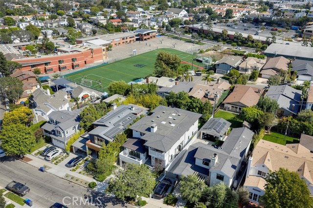 Detail Gallery Image 73 of 75 For 676 18th St, Manhattan Beach,  CA 90266 - 6 Beds | 6/2 Baths