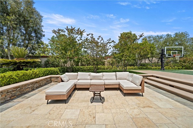 2535 Bronzewood Drive, Tustin CA: https://media.crmls.org/medias/8353d896-6394-4b25-ad2f-e4cfb63be39c.jpg