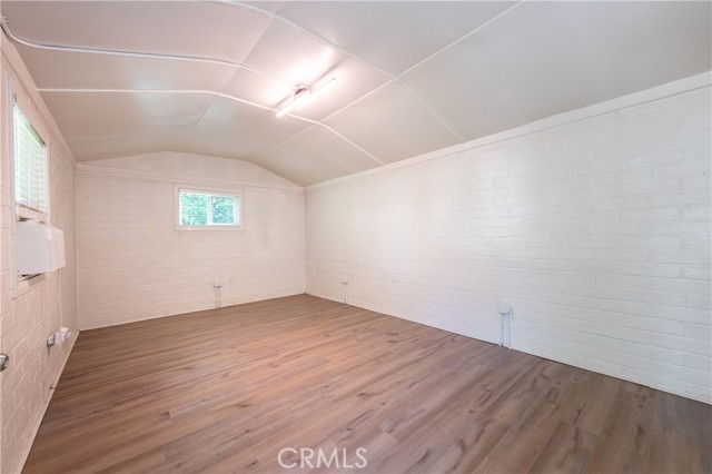 14734 Magnolia Boulevard photo 32