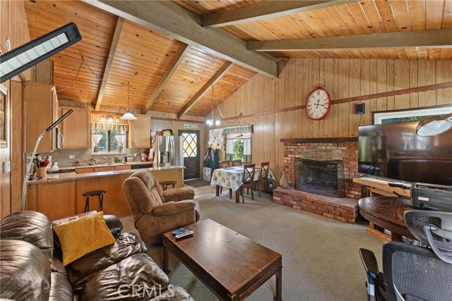 Detail Gallery Image 7 of 30 For 810 Arosa Dr, Crestline,  CA 92325 - 4 Beds | 2 Baths