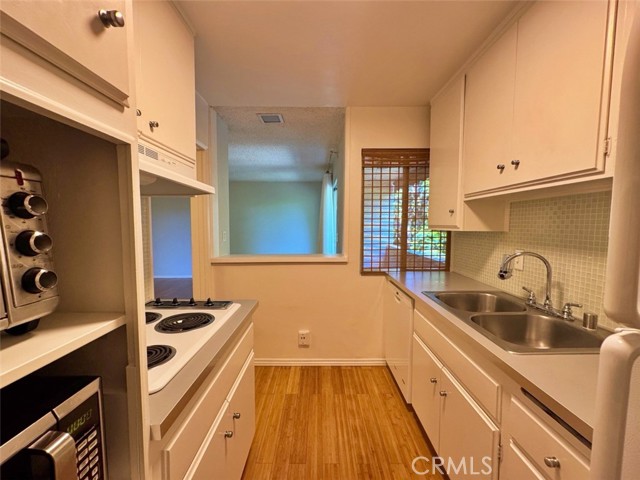 Detail Gallery Image 11 of 44 For 5625 Sumner Way #212,  Culver City,  CA 90230 - 1 Beds | 1 Baths