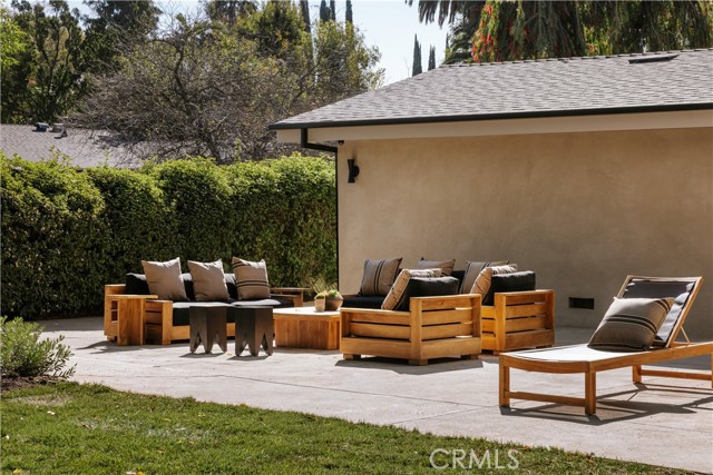 Detail Gallery Image 31 of 37 For 5557 Franrivers Ave, Woodland Hills,  CA 91367 - 4 Beds | 2/1 Baths