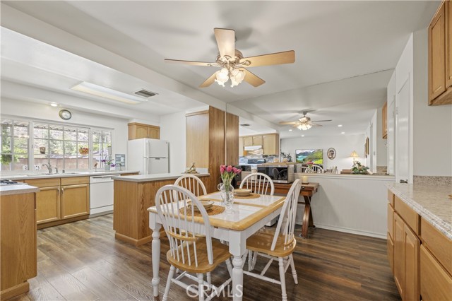 Detail Gallery Image 18 of 57 For 26817 Oak Branch Cir, Newhall,  CA 91321 - 2 Beds | 2 Baths