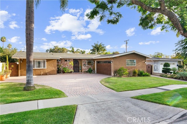 1646 E 15th Street, Santa Ana CA: https://media.crmls.org/medias/83568698-21aa-4c5c-8df3-0296a05d20dd.jpg
