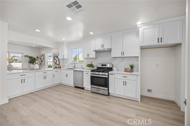 Image 10 of 37 For 2024 Grandridge Ave