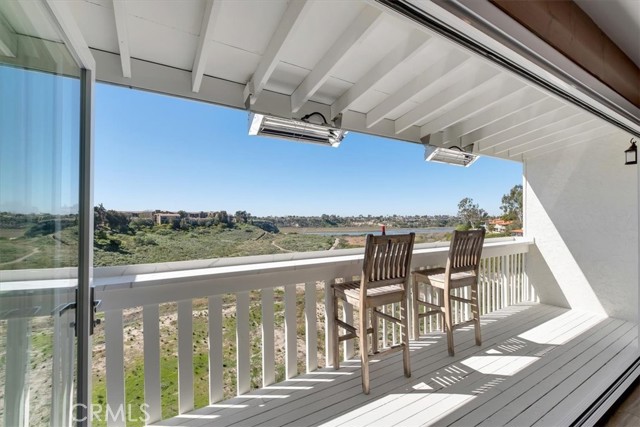 Detail Gallery Image 5 of 32 For 745 Domingo #4,  Newport Beach,  CA 92660 - 2 Beds | 2 Baths