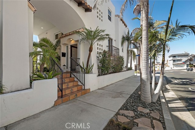 Detail Gallery Image 8 of 70 For 3603 Manhattan, Manhattan Beach,  CA 90266 - 3 Beds | 3/1 Baths