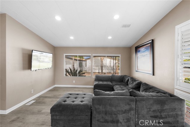 Detail Gallery Image 6 of 47 For 24472 Cornstalk Rd, Wildomar,  CA 92595 - 2 Beds | 2 Baths