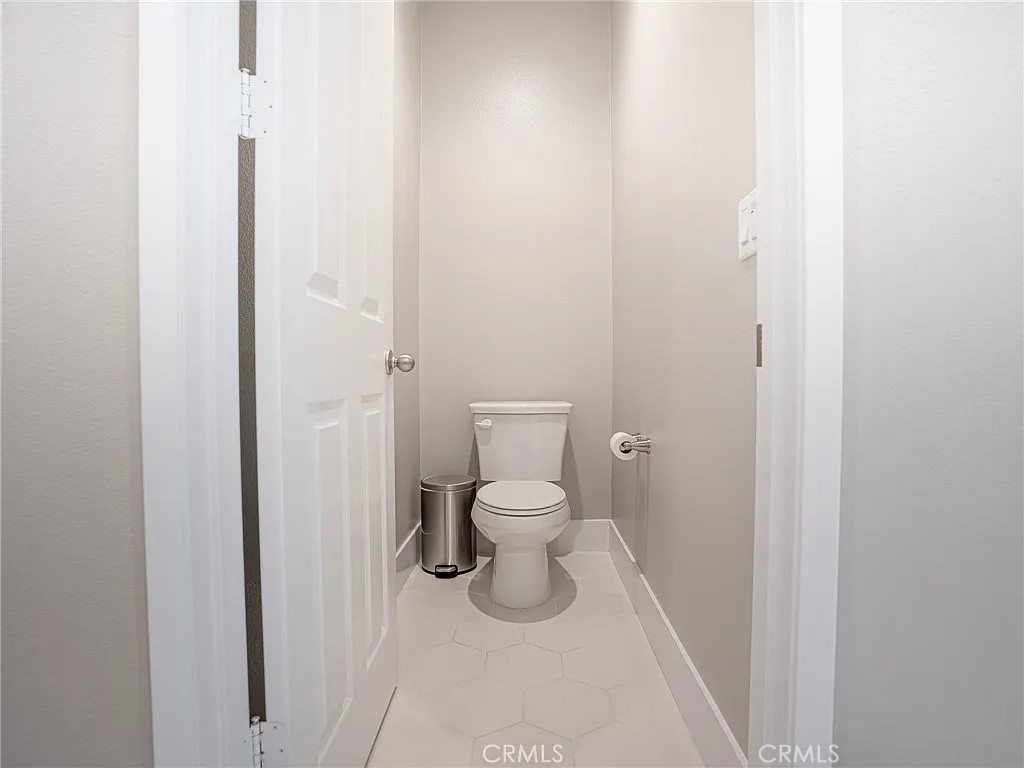 https://media.crmls.org/medias/835812e5-8bce-4a30-8789-ada22634d96b.jpg?preset=X-Large