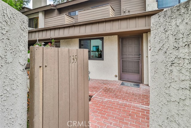 Detail Gallery Image 3 of 31 For 21500 Califa St #135,  Woodland Hills,  CA 91367 - 2 Beds | 2 Baths