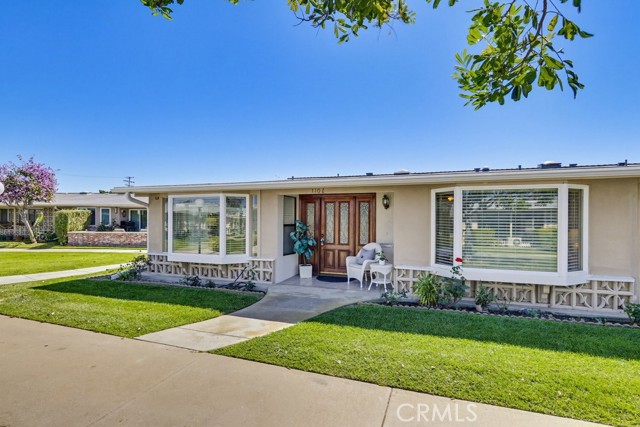 Detail Gallery Image 3 of 26 For 13580 Cedar Crest Ln 110l,  Seal Beach,  CA 90740 - 2 Beds | 1/1 Baths