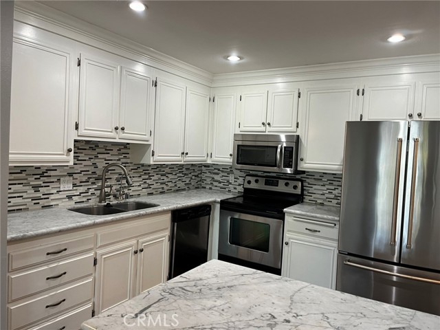 Detail Gallery Image 15 of 53 For 200 Mcneil Lane 209, Newport Beach,  CA 92663 - 1 Beds | 1 Baths