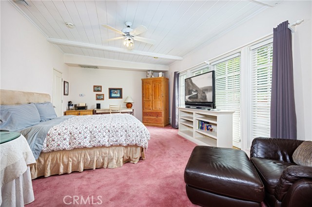 Detail Gallery Image 16 of 38 For 2072 Coldwater Canyon, Beverly Hills,  CA 90210 - 4 Beds | 4/1 Baths