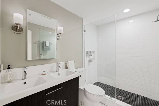 Detail Gallery Image 29 of 38 For 647 2nd, Hermosa Beach,  CA 90254 - 3 Beds | 2/1 Baths